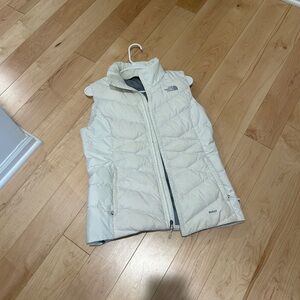 White Northface Vest 550